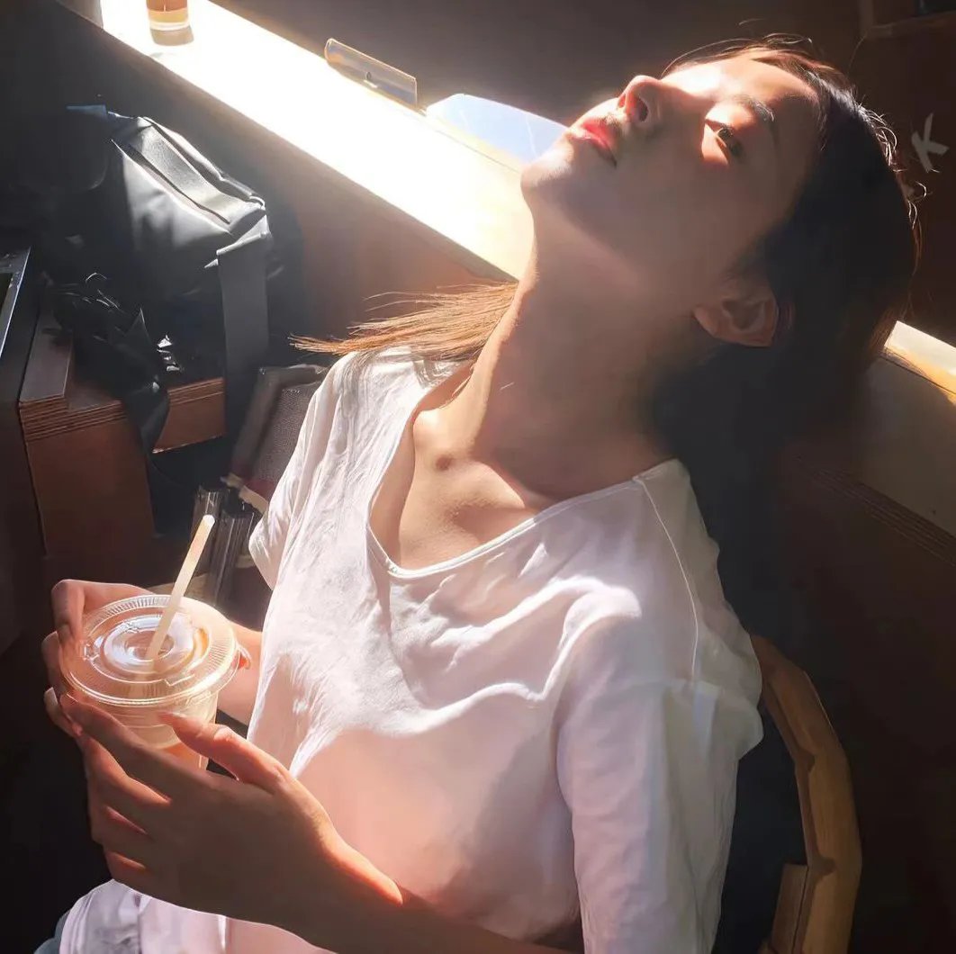 太阳月亮一条河